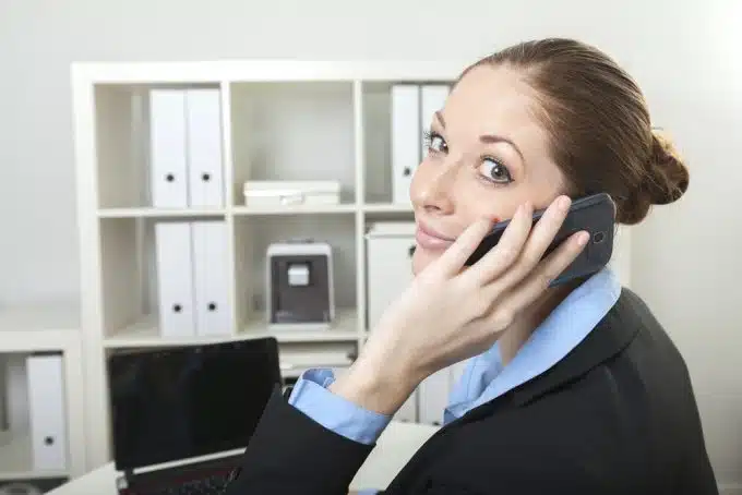 how to start a sales call on the phone